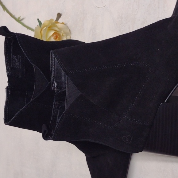 Blondo Waterproof bootie women size 10M black color. - Picture 5 of 13